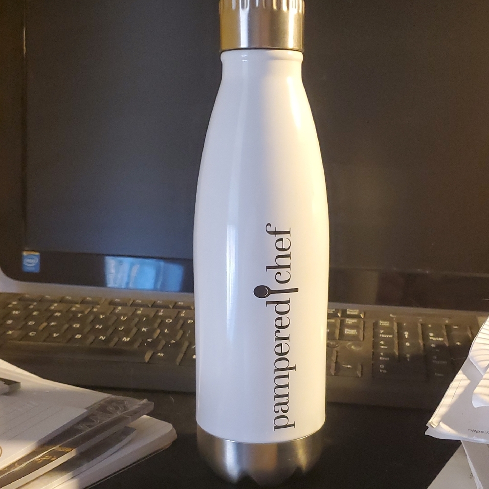 Pampered Chef White WaterBottle with Silver Accents